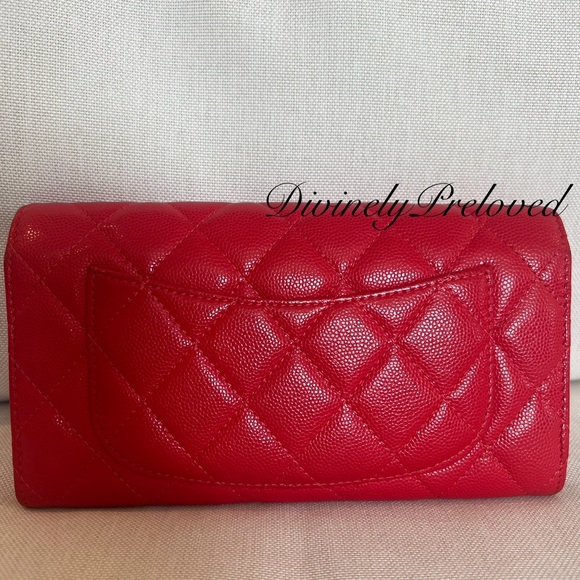 🛑 S O L D 🛑 Chanel Quilted Large Gusset Flap Wallet in Caviar Red (GIFTABLE) - Picture 2 of 9